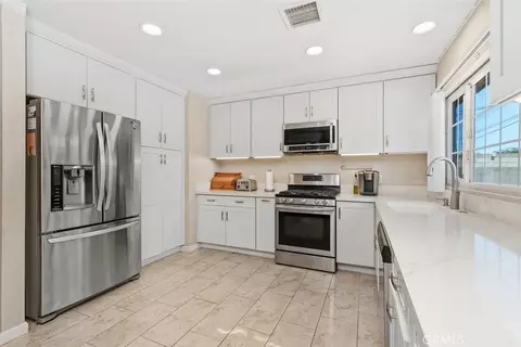 Kitchen - 6502 Edgemont, Huntington Beach, CA 92647 photo 3 of 4