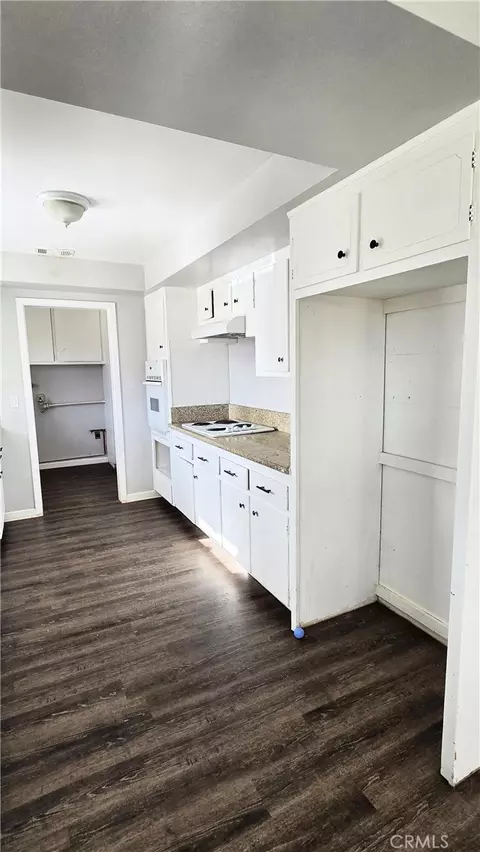 Kitchen - 14411 Willow, Hesperia, CA 92345 photo 1 of 1