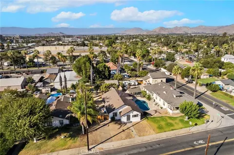 View/Area - 3029 Cridge St, Riverside, CA 92507 photo 2 of 8