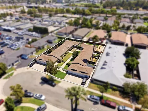 View/Area - 219 S Oak St, Orange, CA 92866 photo 4 of 10