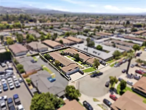 View/Area - 219 S Oak St, Orange, CA 92866 photo 6 of 10