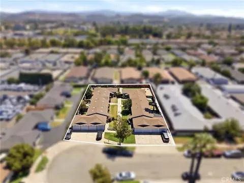 View/Area - 219 S Oak St, Orange, CA 92866 photo 2 of 10