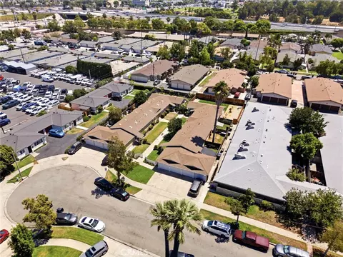 View/Area - 219 S Oak St, Orange, CA 92866 photo 5 of 10