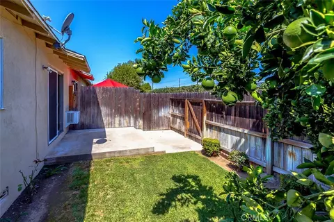 Exterior - 219 S Oak St, Orange, CA 92866 photo 11 of 13