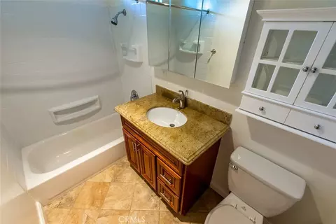 Bath - 219 S Oak St, Orange, CA 92866 photo 2 of 4
