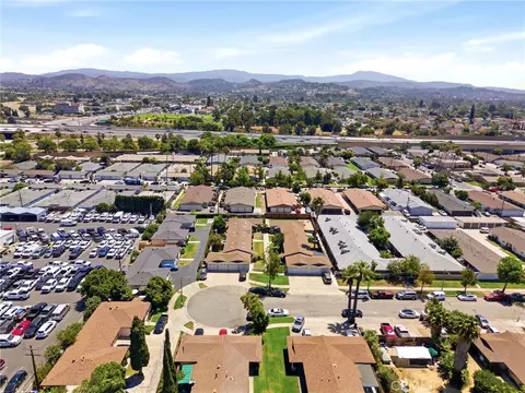 View/Area - 219 S Oak St, Orange, CA 92866 photo 7 of 10