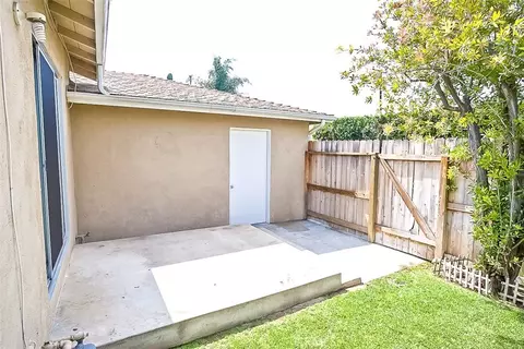 Exterior - 219 S Oak St, Orange, CA 92866 photo 10 of 13