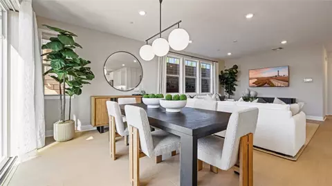Dining - 644 Guy Turner Dr, Camarillo, CA 93010 photo 3 of 3