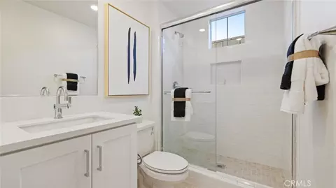 Bath - 644 Guy Turner Dr, Camarillo, CA 93010 photo 4 of 4