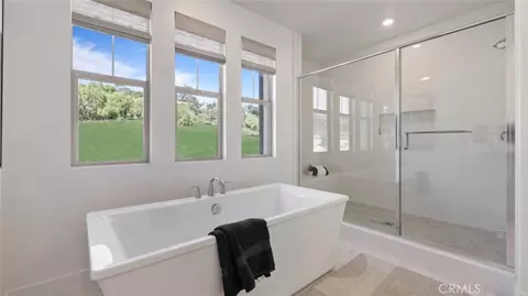 Bath - 644 Guy Turner Dr, Camarillo, CA 93010 photo 1 of 4