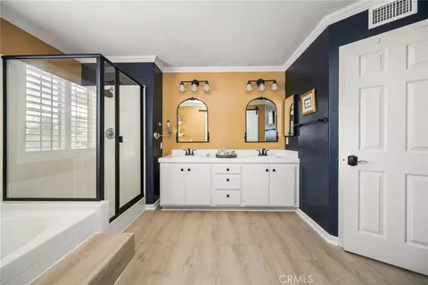 Bath - 67 Declaration, Irvine, CA 92602 photo 3 of 4