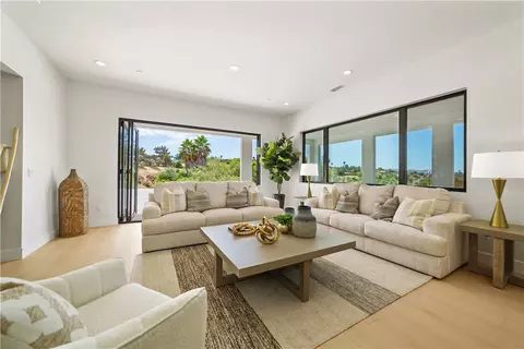 Living - 2027 Via Monserate, Fallbrook, CA 92028 photo 2 of 6