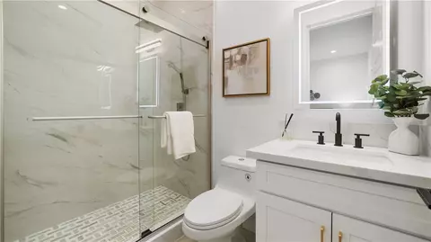 Bath - 2027 Via Monserate, Fallbrook, CA 92028 photo 8 of 9