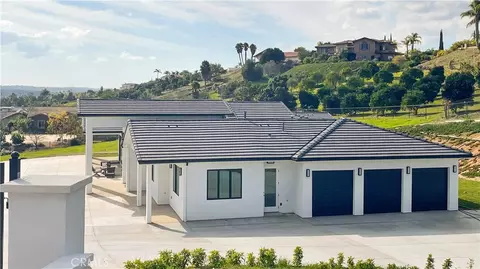 Exterior - 2027 Via Monserate, Fallbrook, CA 92028 photo 4 of 9