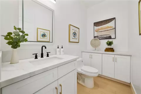 Bath - 2027 Via Monserate, Fallbrook, CA 92028 photo 9 of 9