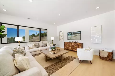 Living - 2027 Via Monserate, Fallbrook, CA 92028 photo 4 of 6