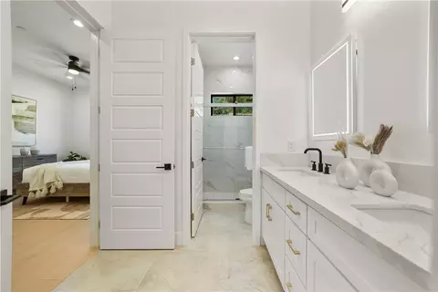 Bath - 2027 Via Monserate, Fallbrook, CA 92028 photo 7 of 9
