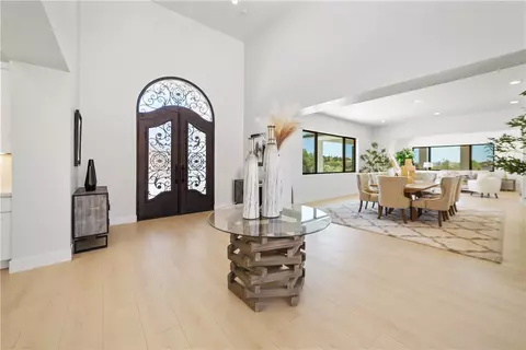 Entry Way - 2027 Via Monserate, Fallbrook, CA 92028 photo 4 of 5