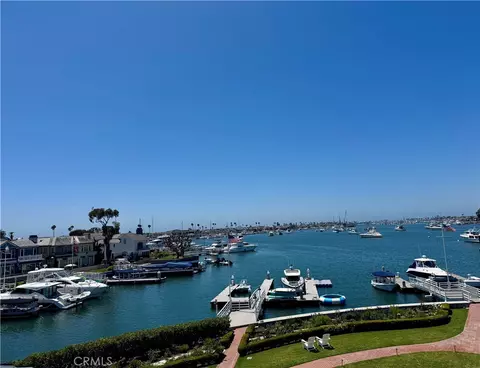 21 Bay Is, Newport Beach, CA 92661