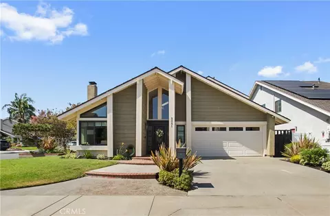 8381 Seaport Dr, Huntington Beach, CA 92646