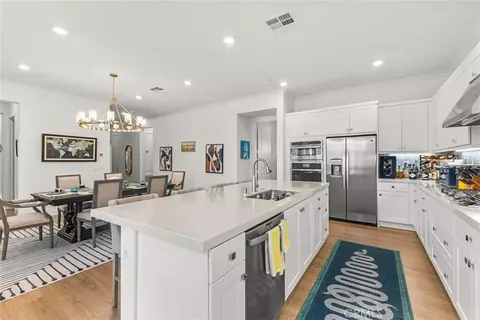 Kitchen - 151 Sash, Irvine, CA 92618 photo 3 of 4