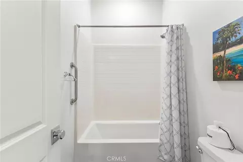 Bath - 151 Sash, Irvine, CA 92618 photo 5 of 5
