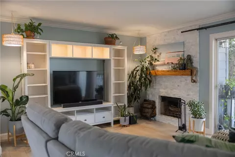 Living - 1919 E Beverly Way #113, Long Beach, CA 90802 photo 2 of 3
