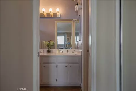 Bath - 1919 E Beverly Way #113, Long Beach, CA 90802 photo 1 of 4