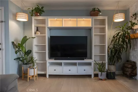 Living - 1919 E Beverly Way #113, Long Beach, CA 90802 photo 1 of 3