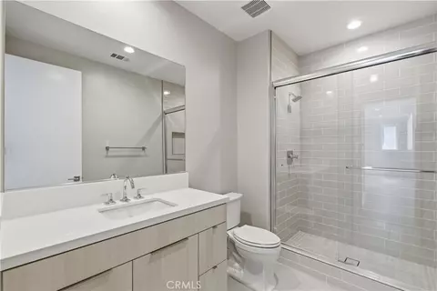 Bath - 156 Apron, Irvine, CA 92618 photo 8 of 8