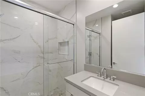 Bath - 156 Apron, Irvine, CA 92618 photo 1 of 8
