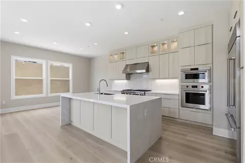 Kitchen - 156 Apron, Irvine, CA 92618 photo 3 of 3