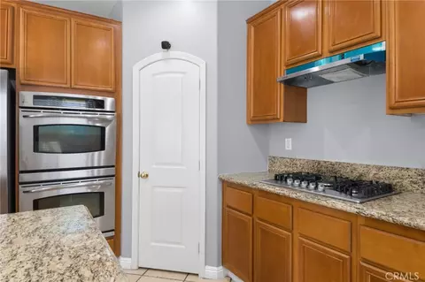 Kitchen - 13239 Placentia St, Hesperia, CA 92344 photo 3 of 3