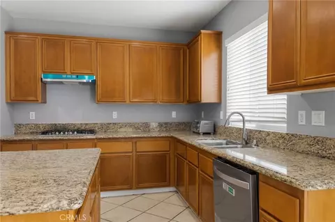 Kitchen - 13239 Placentia St, Hesperia, CA 92344 photo 2 of 3