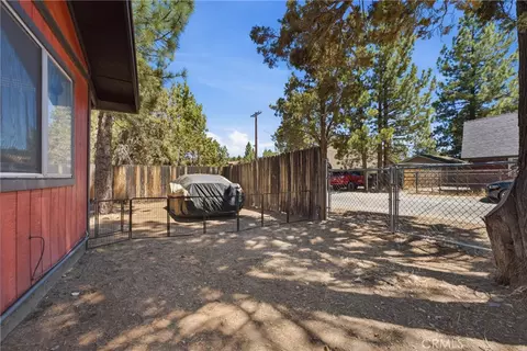 Exterior - 2099 4th Ln, Big Bear City, CA 92314 photo 4 of 7