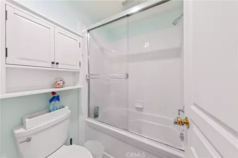 Bath - 111 Chantilly, Irvine, CA 92620 photo 6 of 6