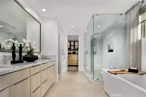 Bath - 109 Apron, Irvine, CA 92618 photo 1 of 1