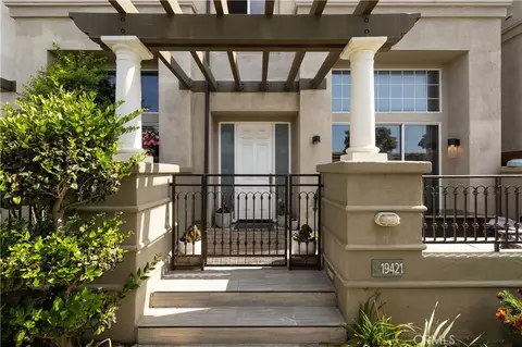 19421 Surfset Dr, Huntington Beach, CA 92648