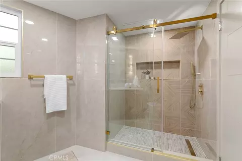 Bath - 436 Kiolstad, Placentia, CA 92870 photo 2 of 5