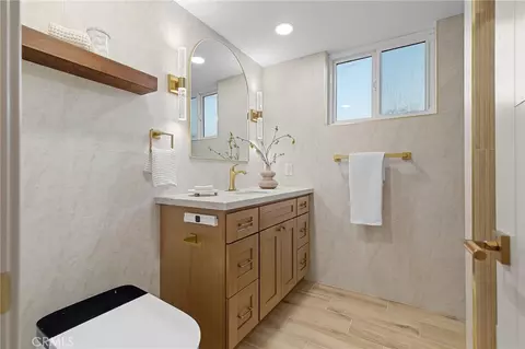 Bath - 436 Kiolstad, Placentia, CA 92870 photo 3 of 5
