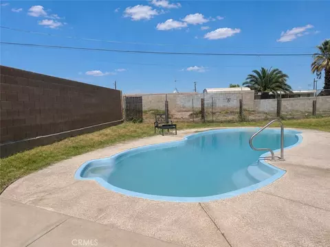 2016 Peru, Needles, CA 92363 photo 8