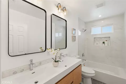 Bath - 2121 S 3rd, Arcadia, CA 91006 photo 2 of 4