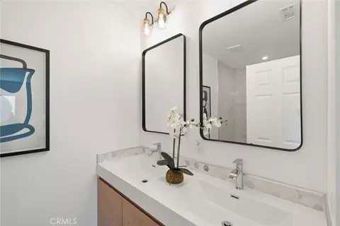Bath - 2121 S 3rd, Arcadia, CA 91006 photo 3 of 4