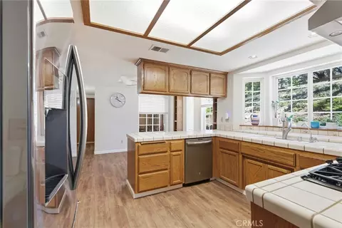 Kitchen - 27100 Barkes, Tehachapi, CA 93561 photo 1 of 5