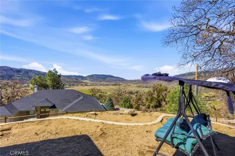 Exterior - 27100 Barkes, Tehachapi, CA 93561 photo 7 of 13