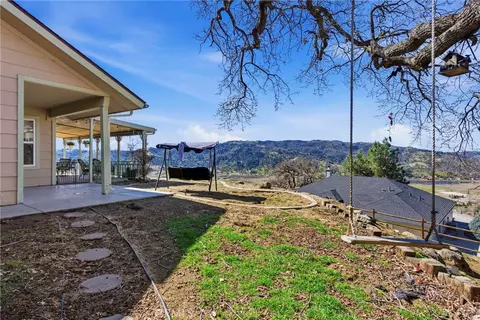 Exterior - 27100 Barkes, Tehachapi, CA 93561 photo 5 of 13