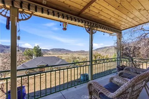 Exterior - 27100 Barkes, Tehachapi, CA 93561 photo 10 of 13