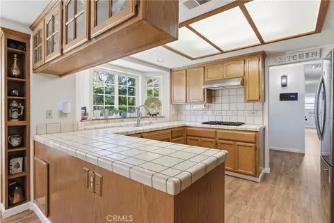 Kitchen - 27100 Barkes, Tehachapi, CA 93561 photo 3 of 5