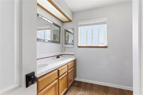 Bath - 27100 Barkes, Tehachapi, CA 93561 photo 2 of 3