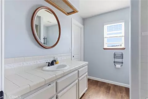 Bath - 27100 Barkes, Tehachapi, CA 93561 photo 1 of 3